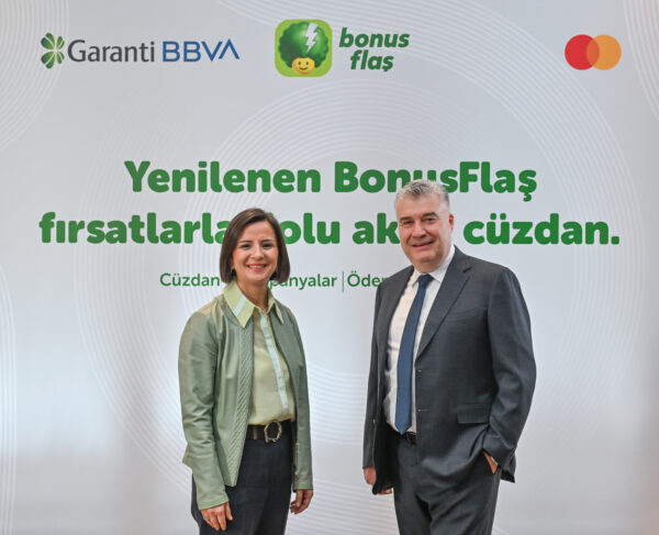  Garanti BBVA, BonusFlaş’ı uçtan uca yeniledi. Modern arayüzü, hızlandırılmış NFC ile Mobil Temassız ve QR ödeme akışları, gelişmiş kart yönetimi, kişiselleştirilmiş kampanya altyapısı ve dijital cüzdan özellikleriyle BonusFlaş, cüzdan, kampanya, ödeme ve kart deneyimini tek platformda sunuyor. 
