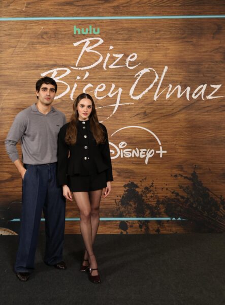 BİZE Bİ ŞEY OLMAZ DİZİSİ İLK 4 BÖLÜMÜYLE ŞİMDİ SADECE DISNEY+’TA!