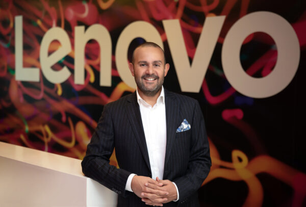 Lenovo, Yapay Zekayı David Beckham İle Sahaya Taşıyor