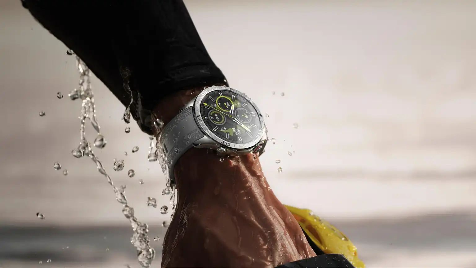 Akıllı Saatle Neden Yüzmemelisiniz