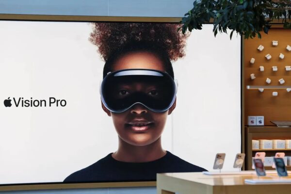 Apple N50: Gözlükte "Teknoloji" Değil "Moda" Devrimi mi Geliyor?