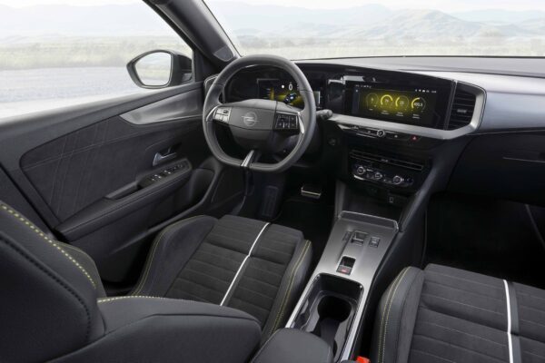 Yeni Opel Mokka GSE Sportif Ruhu ve Elektrikli Performansıyla Yollara Çıkıyor!   