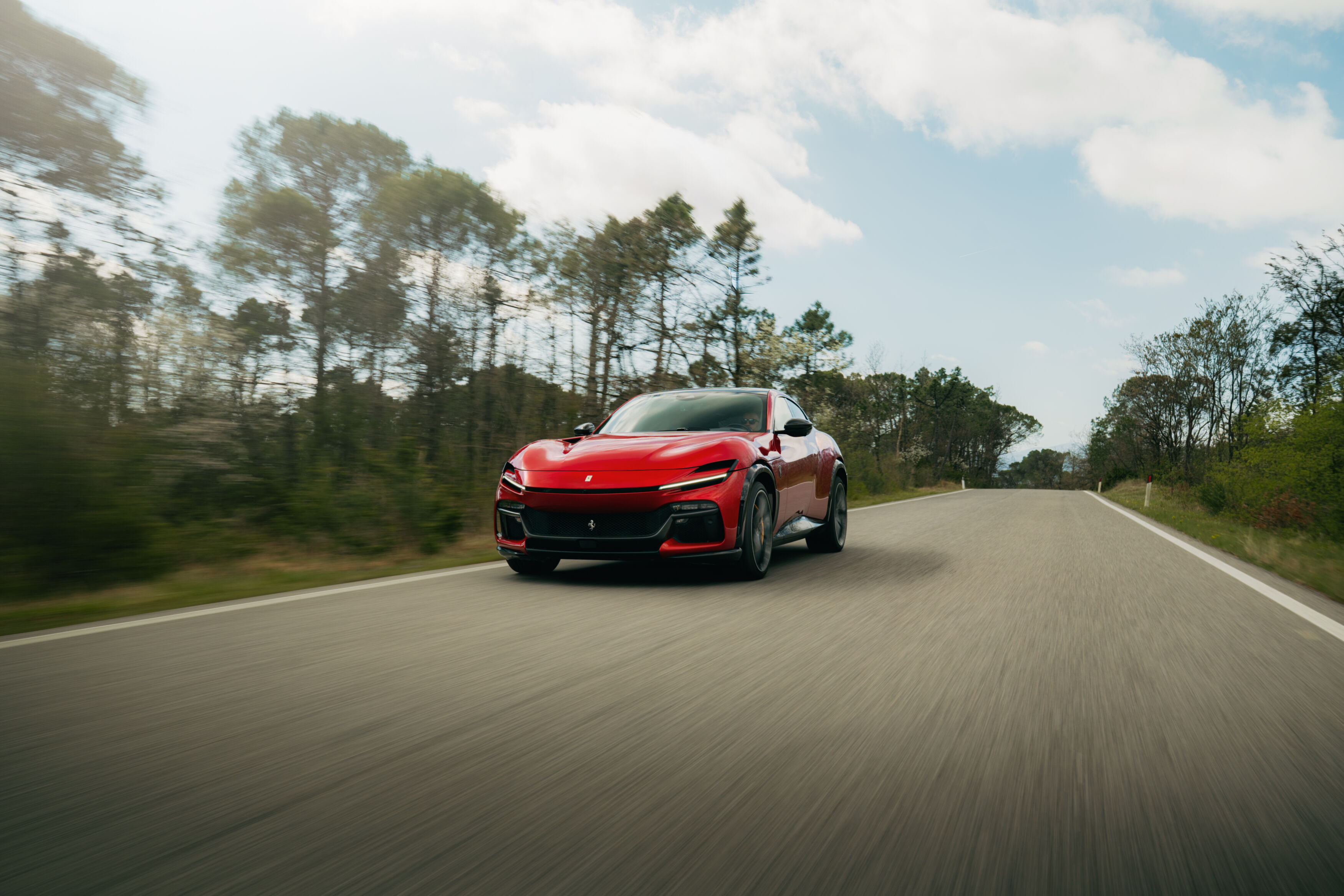 FERRARI PUROSANGUE HANDLING SPECIALE İLE SPORTİFLİĞİ YENİDEN TANIMLIYOR