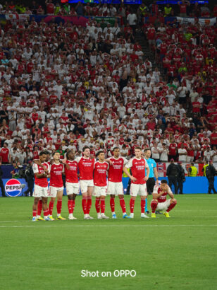  UEFA Şampiyonlar Ligi’nin resmi ortağı OPPO, Budapeşte’deki dev finalde yeni amiral gemisi Find N6 ve gelişmiş yapay zeka teknolojileriyle taraftarlara maçın efsanevi anlarını kusursuz netlikte ölümsüzleştirme fırsatı sundu.