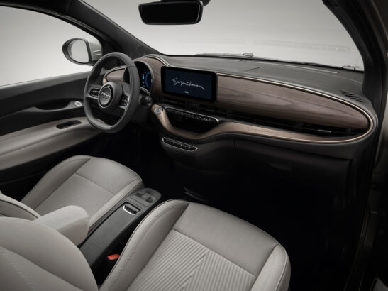 Sınırlı Sayıda Fiat 500e Giorgio Armani Collector's Edition Yeniden Türkiye'de 3 Sınırlı Sayıda Fiat 500e Giorgio Armani Collector's Edition Yeniden Türkiye'de