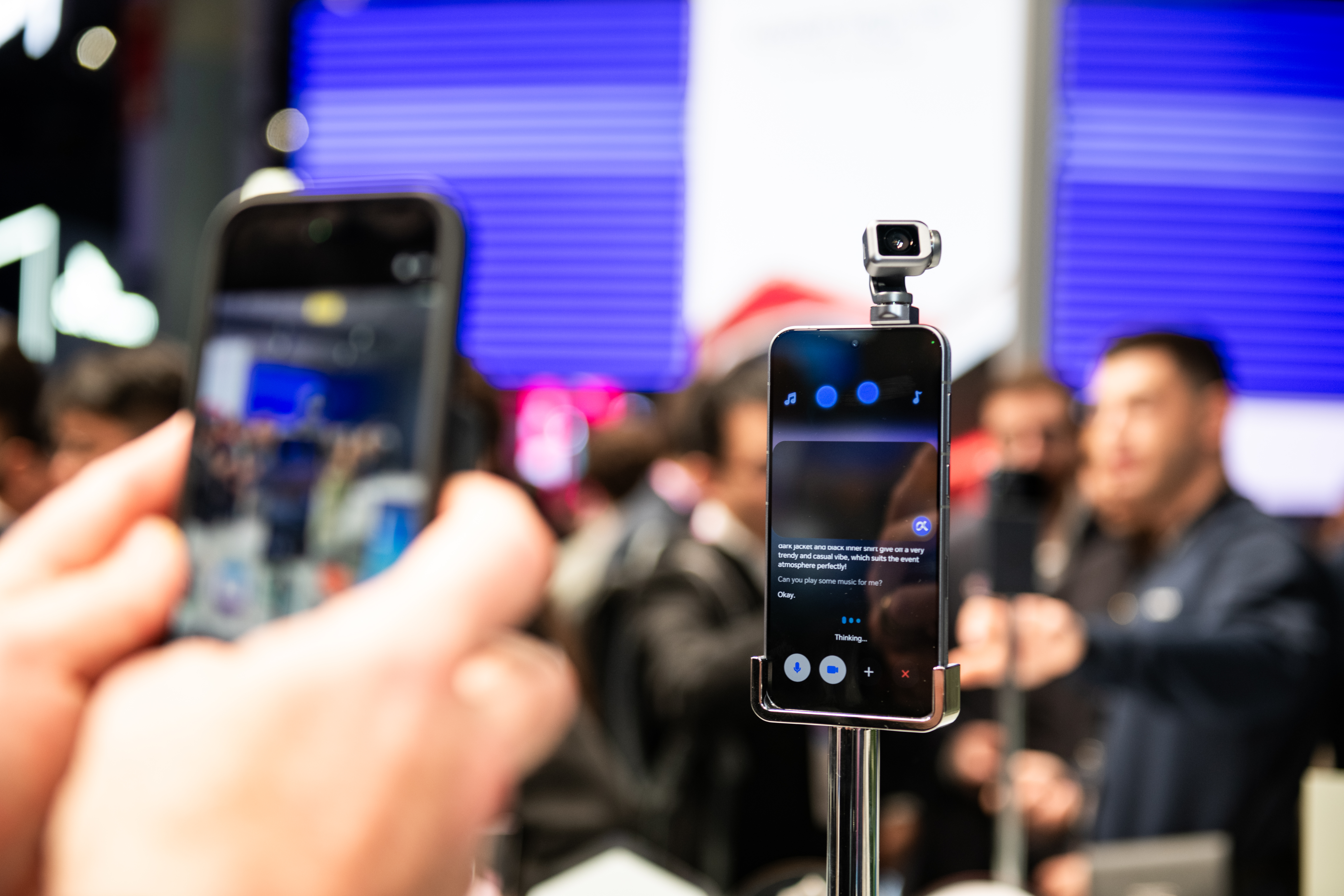 Robot Phone : HONOR, Sinematik Çekim Ve Yapay Zekaya Beden Kazandırdı