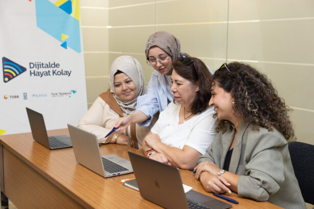 Dijitalde Hayat Kolay Projesinde Mentörlük Ve Hibe Başvuruları Başladı