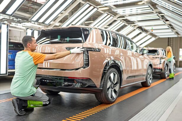 Škoda’nın Elektrikli Amiral Gemisi SUV’u Peaq’in Seri Üretimi Başladı