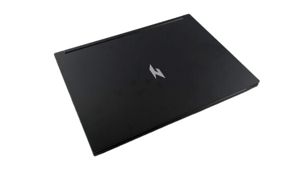 Acer Nitro V 16 (ANV16-72) İncelemesi: Dengeli Güç ve Performans