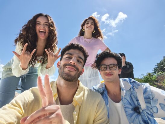 OPPO Reno16 