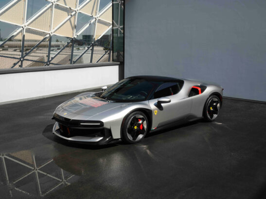 FERRARI’NİN YENİ ONE-OFF MODELİ CZ26 KİŞİYE ÖZEL PERFORMANSI YENİDEN TANIMLIYOR 6 FERRARI’NİN YENİ ONE-OFF MODELİ CZ26 KİŞİYE ÖZEL PERFORMANSI YENİDEN TANIMLIYOR
