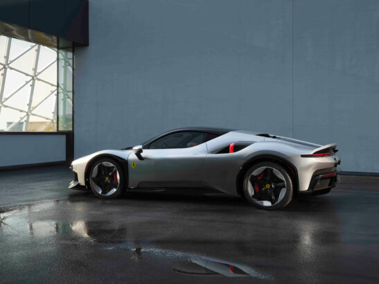 FERRARI’NİN YENİ ONE-OFF MODELİ CZ26 KİŞİYE ÖZEL PERFORMANSI YENİDEN TANIMLIYOR 4 FERRARI’NİN YENİ ONE-OFF MODELİ CZ26 KİŞİYE ÖZEL PERFORMANSI YENİDEN TANIMLIYOR