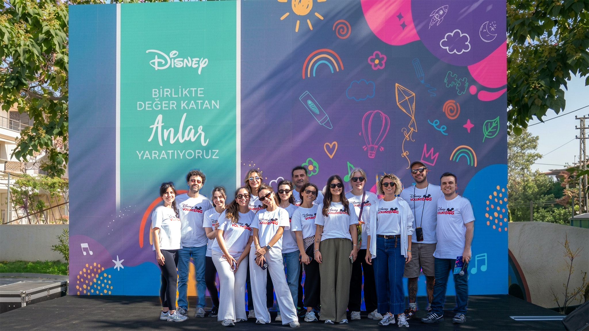 DISNEY HATAYLI ÇOCUKLARA UMUT VE NEŞE DOLU BİR GÜN YAŞATTI