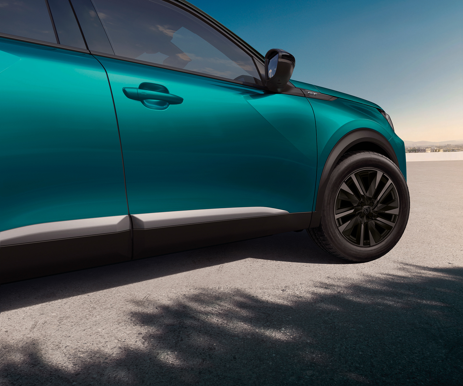 PEUGEOT 2008 YENİ İYONYA MAVİ GÖVDE RENGİ İLE KARAKTERİNİ GÜÇLENDİRİYOR!