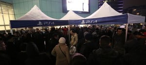 Yüzlerce Kişi PlayStation 4’ü Bekledi 22 Teknosa 2 ps4
